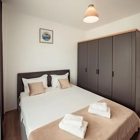 Cozy Apartments At Q Residence - Palas Mall Iasi Exterior photo